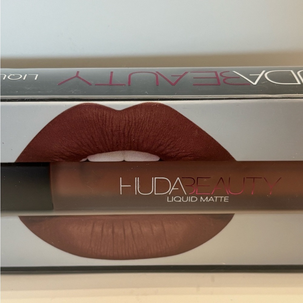 Huda Beauty Brown Matte Lipstick color -GIRLFRIEND NIB Brand New